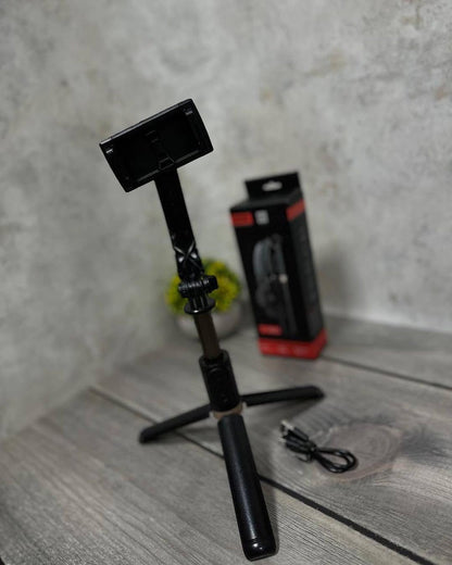 Q08 360° Gimbal Selfie Stick with Tripod Stand & Smart Key | Rechargeable AI Phone Holder for Vlogging